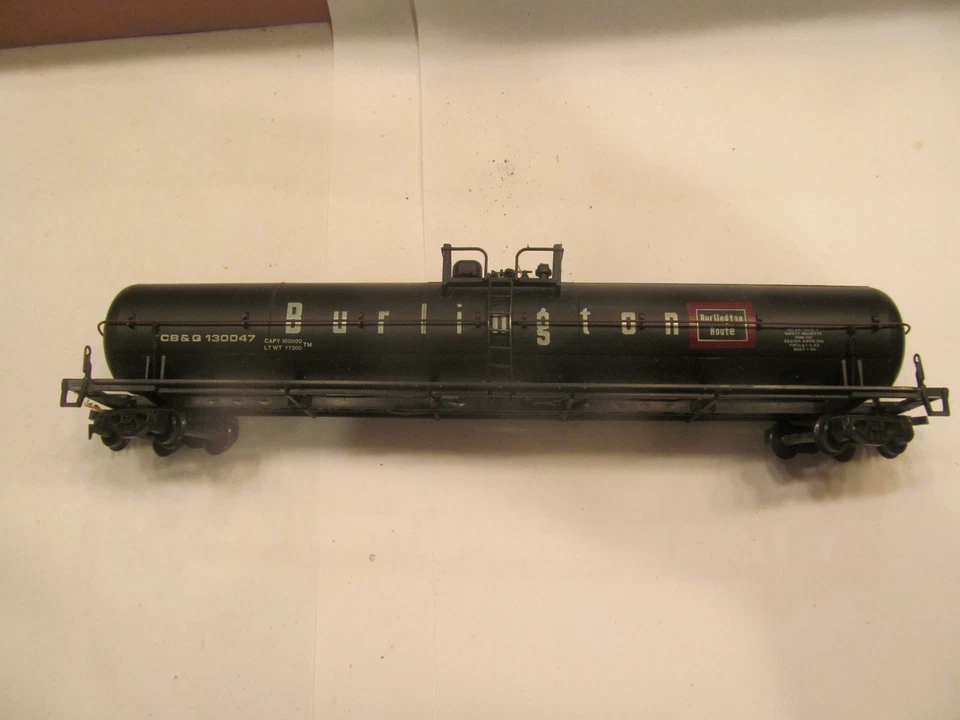 HO Scale - Vintage Lima 60' Burlington Tank Car - Image 1 of 1