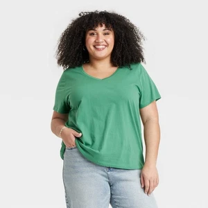 Damen Kurzarm T-Shirt mit V-Ausschnitt - Ava & Viv™ Grün 3X - Bild 1 von 1