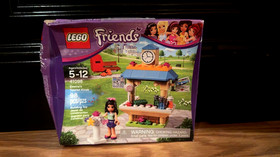 Emma's Tourist Kiosk Lego Friends set brand new in box never opened 