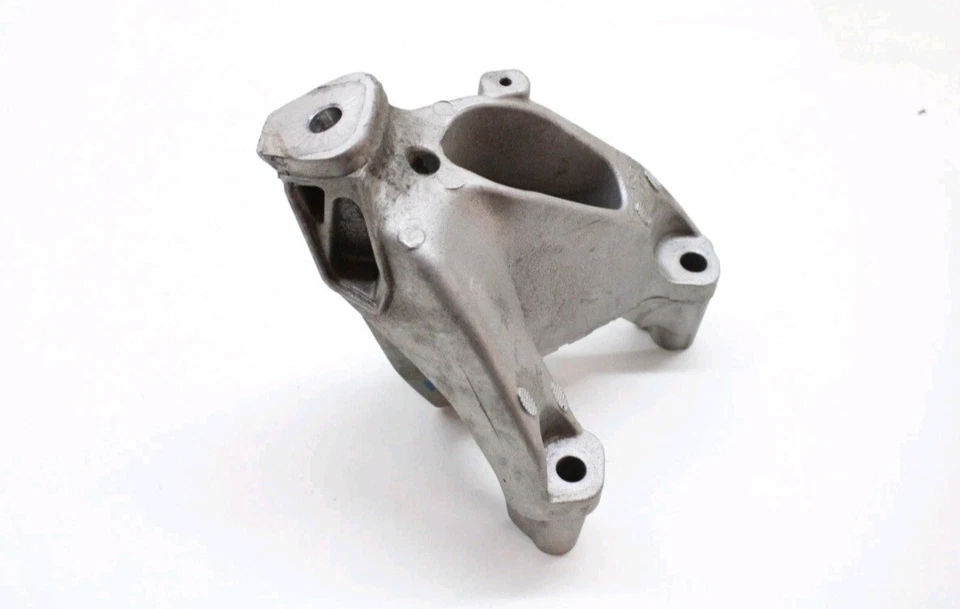 AUDI A5 2012 soporte de montaje de soporte de motor derecho 8K0199308 BD 2009-2016 Foto 1 de 3