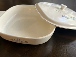 Vintage CORNING WARE Blue Cornflower Casserole + White Matching Lid B-10 EUC! - Picture 1 of 7