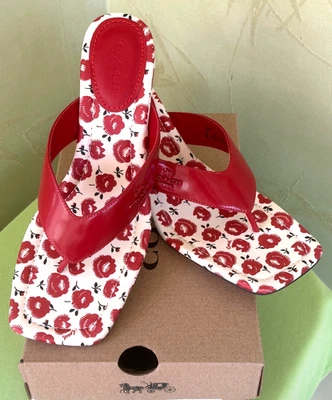 TANGA COACH SALTO GATINHO com IMPRESSÃO FLORAL: NOVA NA CAIXA VERMELHO NEGRITO CBM86 TAMANHO: 8 - Imagem 1 de 4