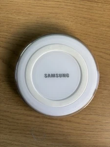 Samsung Wireless Charging Pad - Picture 1 of 2