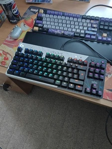 Clavier Logitech G Pro Lol K/DA d'occasion - Photo 1/2