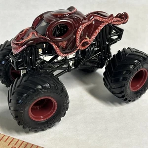 Spin Master Monster Jam Octon8er 1:64  Truck - Picture 1 of 7