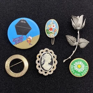 Vintage Metal Pins Lapel Pin Girl Scouts Atom Ant Cameo Giovanni Rose Lot of 6 - Picture 1 of 5