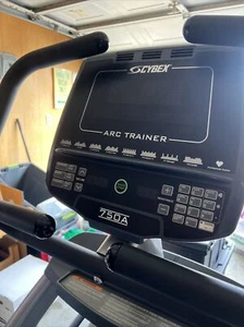 Cybex 750a Lower Body Arc Trainer - Hardly Used - Picture 1 of 6
