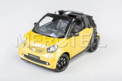 1:18 scale Genuine SMART Fortwo Cabrio A453 model from NOREV B66960289 - Image 1 of 4