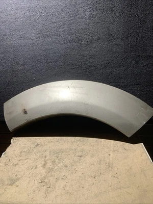 2007-2011 道奇 Nitro 3.7L 后方右乘客侧门 FLARE TRIM 原始设备制造商 — 第 1/4 张图片