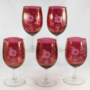 Juego de 5 copas de vino vintage rojo corte a claro, patrón de flores y hojas, - Imagen 1 de 5