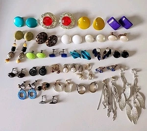 Lot of 27 Pair Vintage Clip On & Screwback Earrings (LP) - Bild 1 von 8