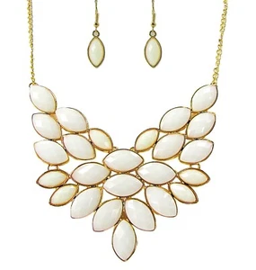 Juego de Collares y Pendientes a Juego de Cuentas Blancas, Cuentas en Forma de Marquesa - Imagen 1 de 3