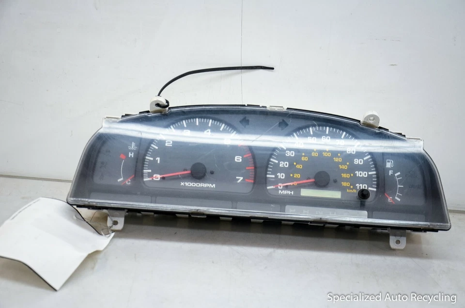 Cuadro de instrumentos medidor velocímetro Toyota 4Runner 1999 2000 2001 2002 Foto 1 de 4