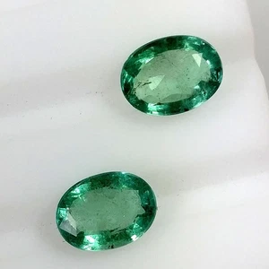 2.58ct Natural Emerald oval calibrated (8x6)mm nice green luster matching pair - Picture 1 of 4