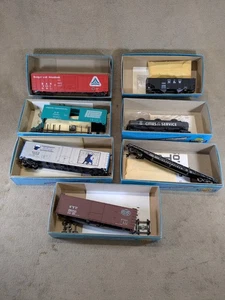 Konvolut 7 Athearn Blue Box Güterwagen Züge in Miniatur - Bild 1 von 23