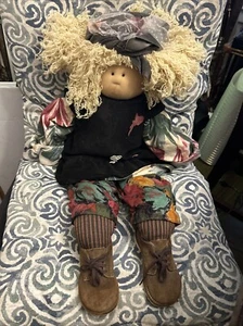 Bambola vintage Gretchen Wilson Little Souls Imogene 26” 1990 piccola persona in pelle - Foto 1 di 11