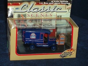 ROAD CHAMPS 1920 FORD DELIVERY TRUCK "LIONEL TRAINs" mit Vitrine Maßstab 1:43 O - Bild 1 von 9