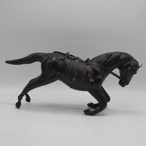 Pappmaché Pferd Statue mit Lederakzenten - Bild 1 von 3