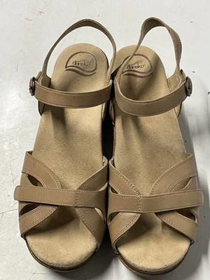 Dansko Temporada #9849372200 Sandalias de cuña con correa al tobillo de cuero beige 10.5-11 / 41 Foto 1 de 4