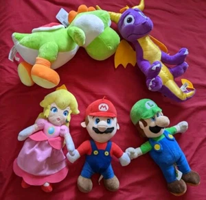 5x Video Game BIG SOFT TOYS Princess SPYRO Dragon LUIGI Super Mario YOSHI Lot - Picture 1 of 18