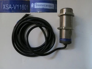 Telemecanique XSA-V11801 Induktiver Näherungsschalter 1-3 #4203 - Bild 1 von 1