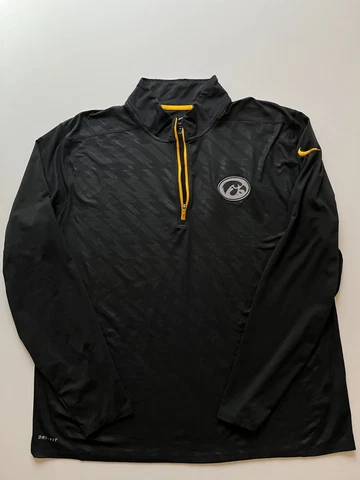 Nike Iowa Hawkeyes Sweatshirt Mens 2XL Black Dri-Fit 1/4 Zip Pullover NCAA Logo Cover
