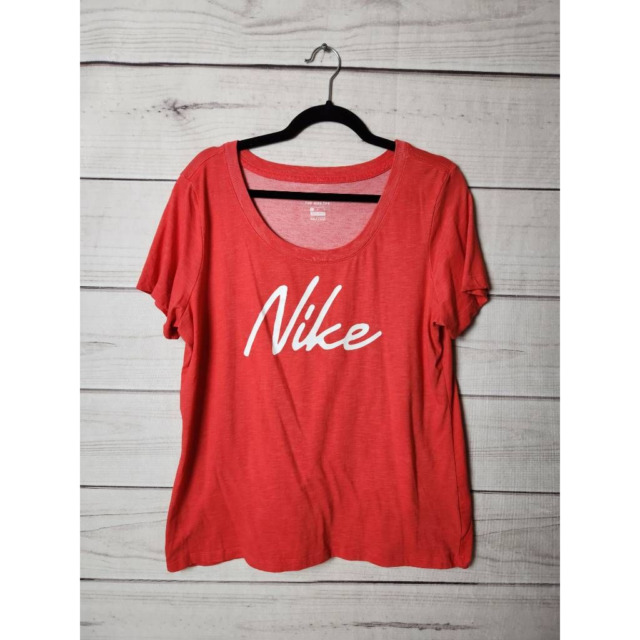 T-Shirt Nike Sportswear Swoosh Mulher CJ3764-100