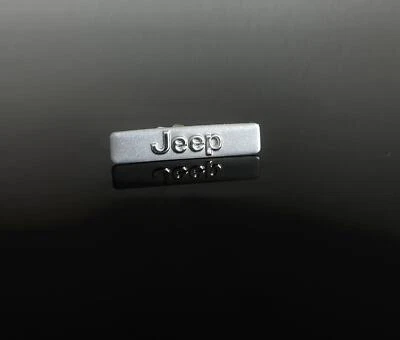 NEW Chrome Silver Jeep Cherokee Wrangler Patriot Liberty Emblem 4cm x 0,8cm - Bild 1 von 3