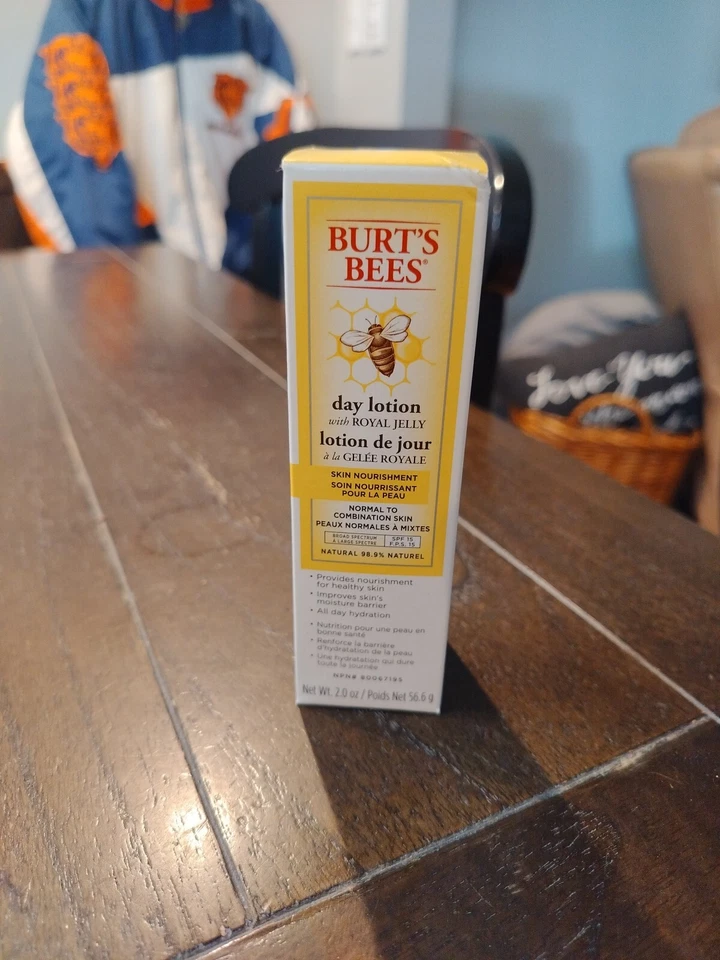 2x Burt's Bees Day Lotion W Royal Jelly Skin Nourishment SPF 15 2.0 Oz