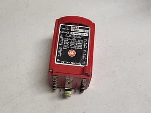 Arrow Hart TEMI-117-B TIMER 110VAC .1-7 SEC  New Out Of Box - Picture 1 of 4