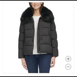 DKNY Ladies' Short Puffer with Removable Faux Fur Collar - Sz Large -Black - NWT - Picture 1 of 5