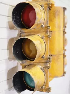 Traffic light by Newburg, New York (84 x 99 x 30cm) Rustic Display - Picture 1 of 3