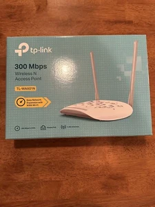 TP-LINK 300 Mbps Wireless N Access Point Range Extender TL-WA801N EUC - Picture 1 of 5