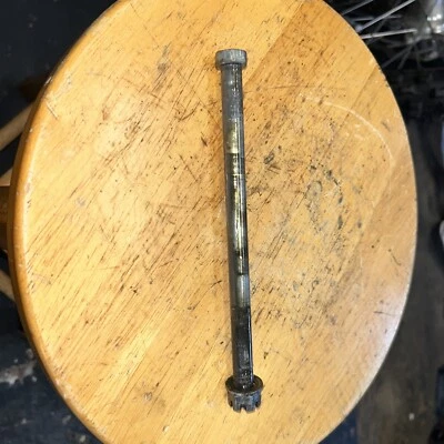 Yamaha RT 100 1994 1990-2000 eje rueda delantera RT100 envío gratuito Foto 1 de 3