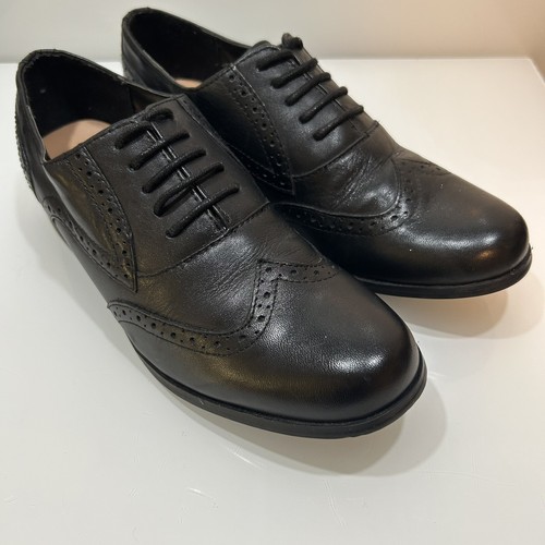 Nuove scarpe Clarks donna UK 5 5 vestibilità ampia pelle nera Hamble Oak brogues scuola?