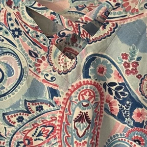 Butterweiches Damen Peeling Top XL blau rosa Paisley überkreuzter Ausschnitt SS Taschen - Bild 1 von 19