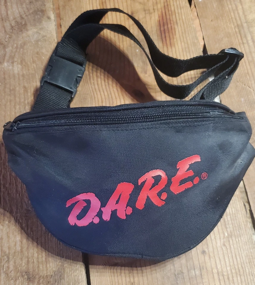 全新 复古 DARE Fanny Pack 黑色 可调腰包 斜挎包 旅行 D.A.R.E. — 第 1/4 张图片
