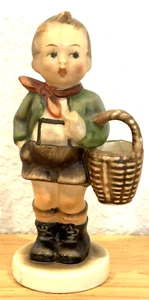 VINTAGE GOEBEL M.I. HUMMEL "VILLAGE BOY" FIGURE FIGURINE MARKED 51 3/0 - Picture 1 of 8