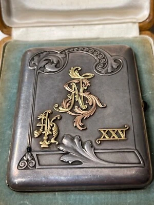 Estuche de cigarrillos Art Nouveau de plata rusa Foto 1 de 4