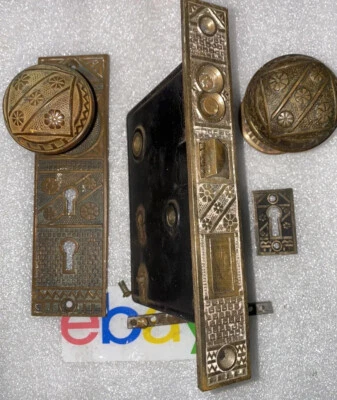 Mortaja y llaves antiguas F C. Linde, perillas de puerta, placa posterior, roseta y tapa de cerradura Foto 1 de 4