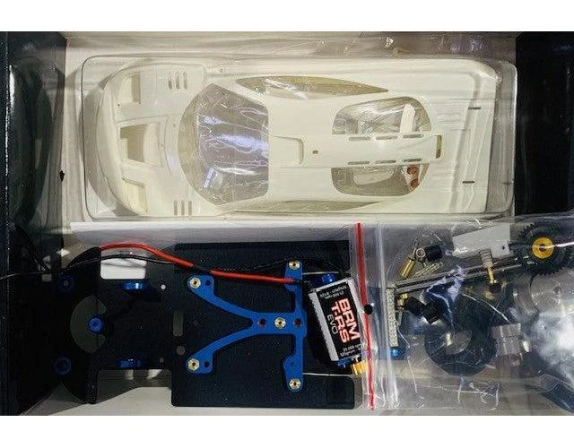 BRM 1-24 F1 McLaren White Kit BRM032K2 - image 1 of 1