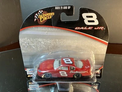Chevrolet Monte Carlo 2005 1:64 WC Dale Earnhardt Jr #8 Budweiser Daytona Test Foto 1 de 2