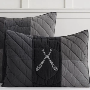 Pottery Barn Teen Kids Harry Potter Quidditch Standard Pillow Sham Halloween - Picture 1 of 1