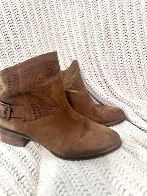 Naughty Monkey Womens Ankle Boots Shoes Booties Brown Suede Slip On Size 9 - Image 1 of 4