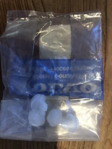 OEM 1365985 Volvo 740 760 940 V70P26 S80 XC70 S40 V40 Set x4 Clips Innenraum NOS - Bild 1 von 4