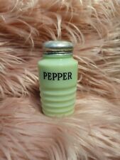 JEANETTE JADEITE VINTAGE GLASS PEPPER SHAKER RIBBED BEEHIVE WITH LID