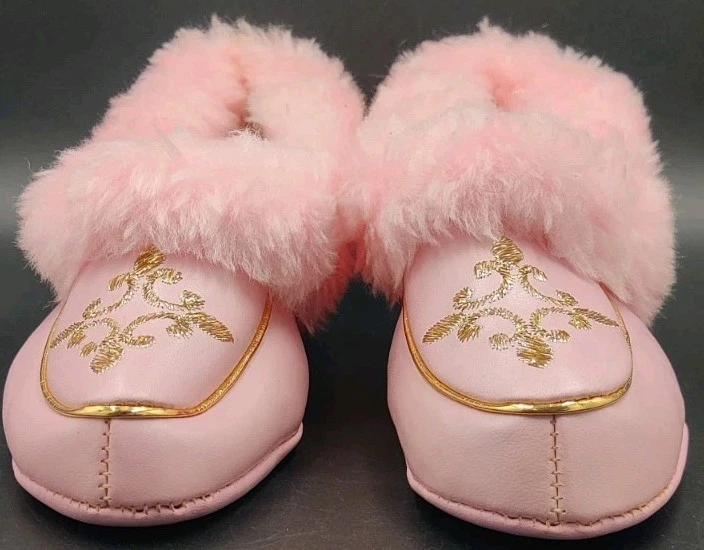 Vintage Pink Fuzzy Gold Trim Genie Slippers 6/7 Narrow Manmade Materials USA EVC - Image 1 of 4