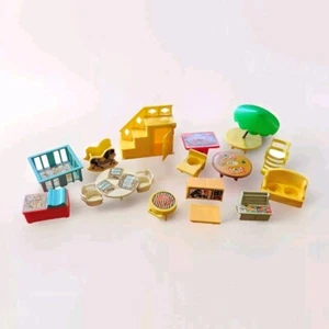 Lotto di mobili misti vintage Fisher Price Little People 17 case delle bambole Sesame Street - Foto 1 di 13