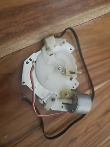 Technics SL-QD33 Plattenspieler Teile - Tonarm Motor und Schneckengetriebe x3 - Bild 1 von 3