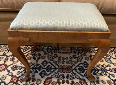 Hermoso banco o asiento de tocador de arce macizo y arce tigre fabricante de EE. UU. desconocido Foto 1 de 4